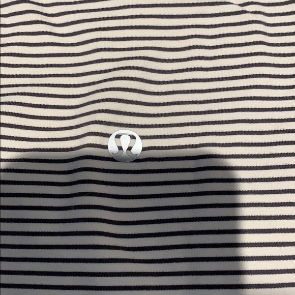 Lululemon “first base” tank size 6 - Picture 3 of 5